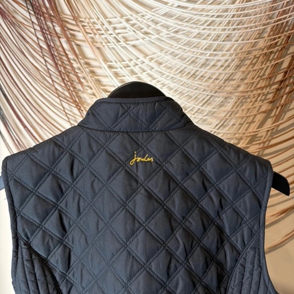 Quilted Sleeveless Zip-Front Vest in Dark Blue - Picture 5 of 5